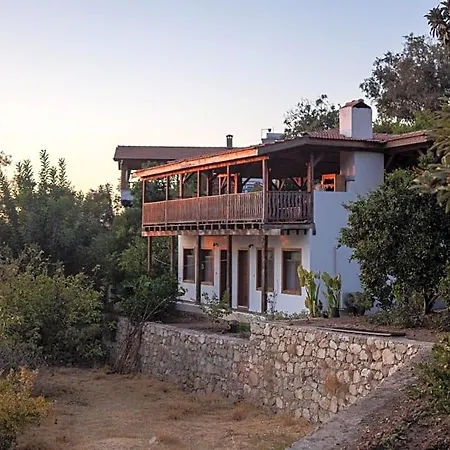 B&B Suleymans Garden 파랄리아