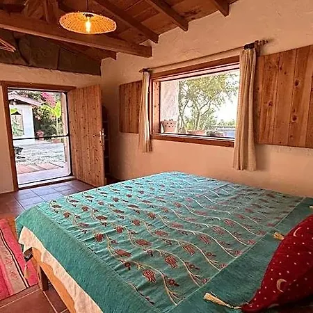Suleymans Garden B&B 파랄리아